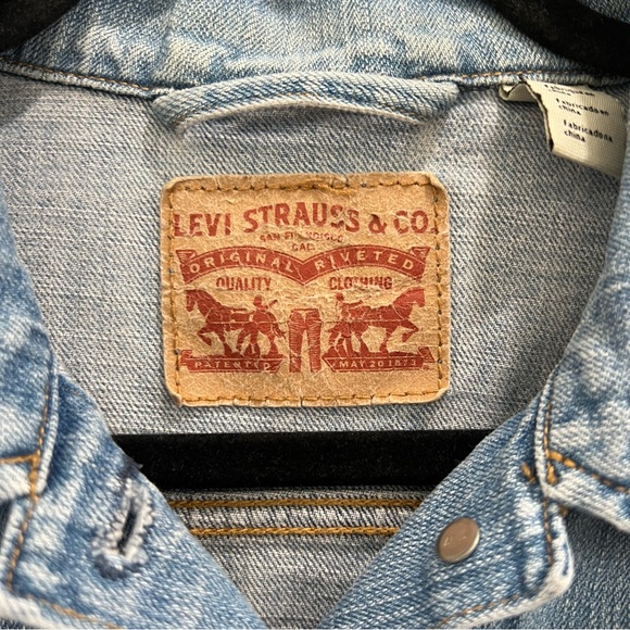 LEVI’S Jean Jacket - Picture 2 of 6